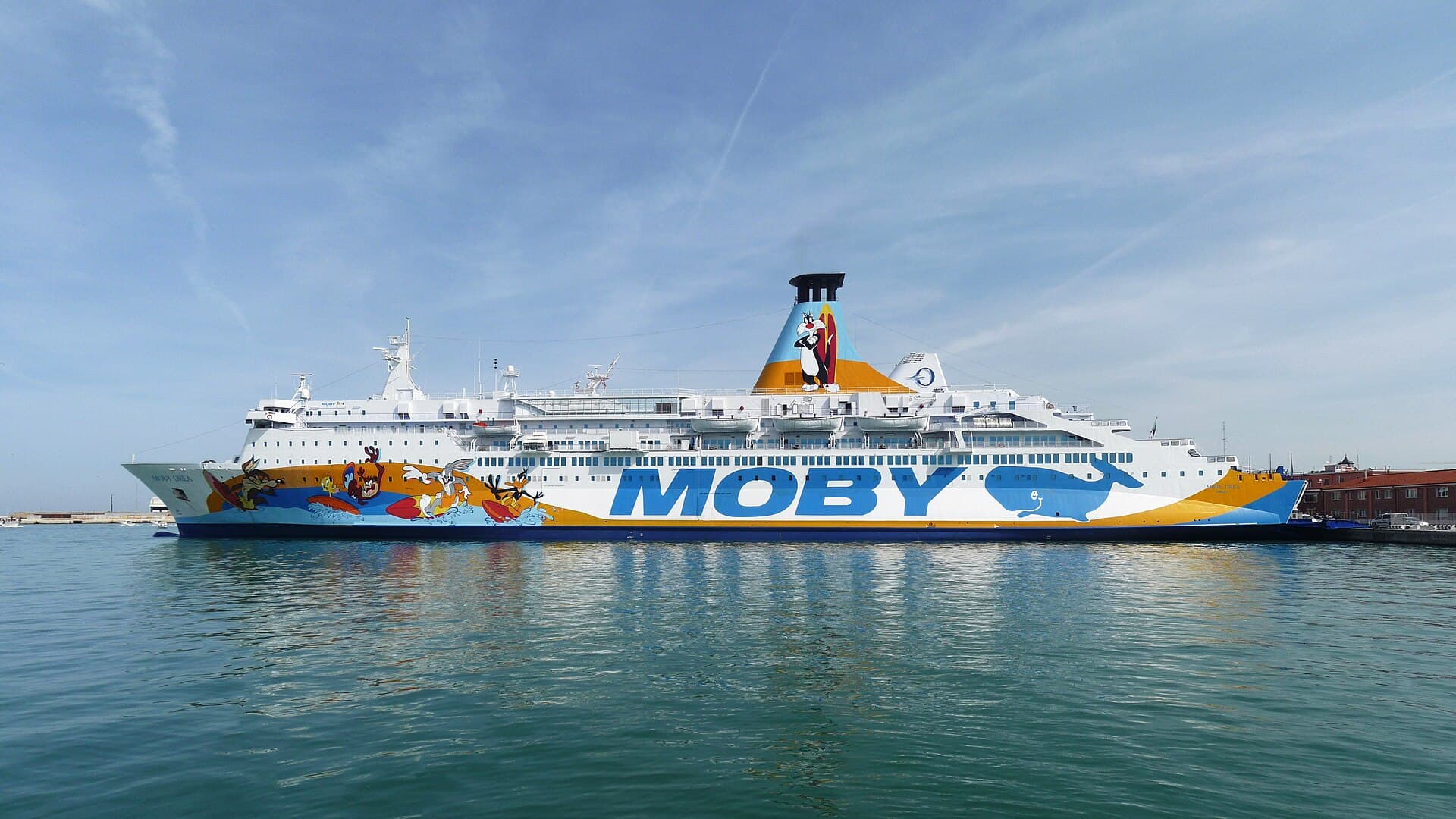 Het schip als Moby Drea in de haven van Livorno, 2009